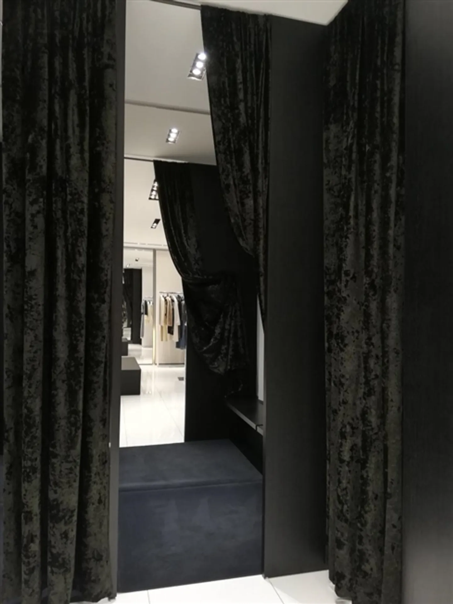 OPPORTUNITY - HYPERCENTER - 90 M2 ARCADE IS BEING HANDED OVER - Photo 12 of 13