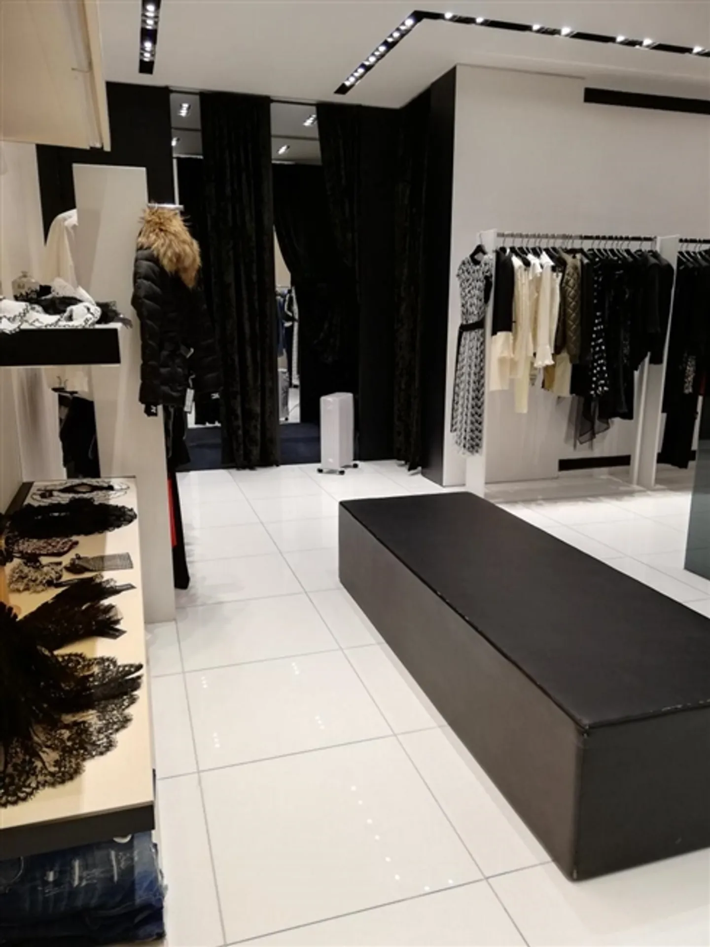 OPPORTUNITY - HYPERCENTER - 90 M2 ARCADE IS BEING HANDED OVER - Photo 13 of 13