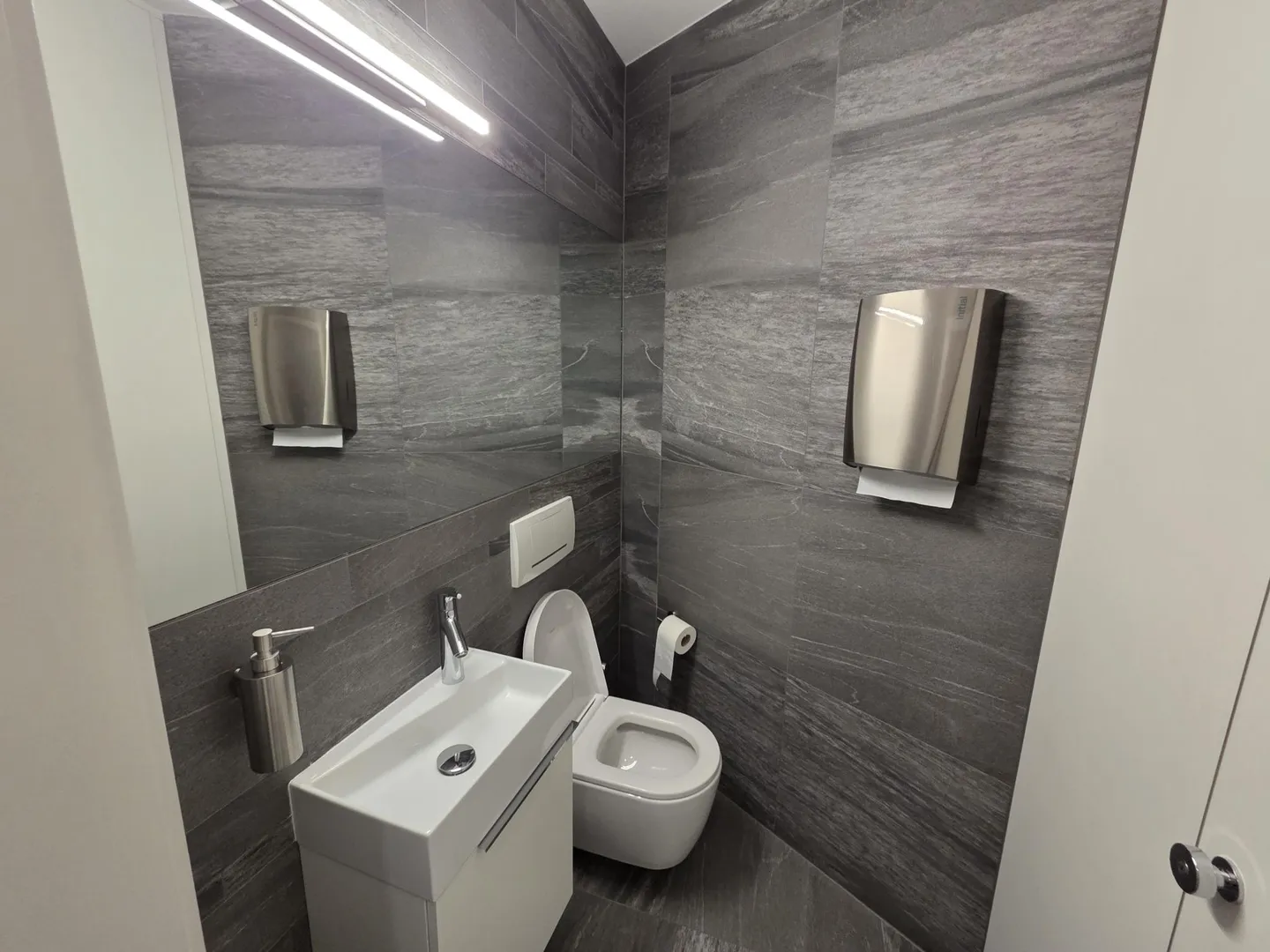 Negozio in vendita - Foto 9 di 10