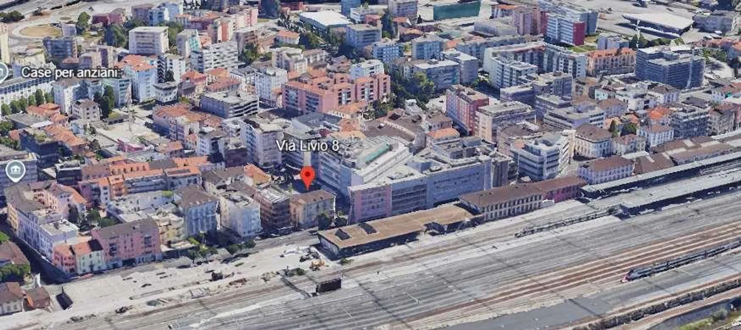 Chiasso, centrale singolare ufficio di 5,5 locali duplex - Foto 1 di 3