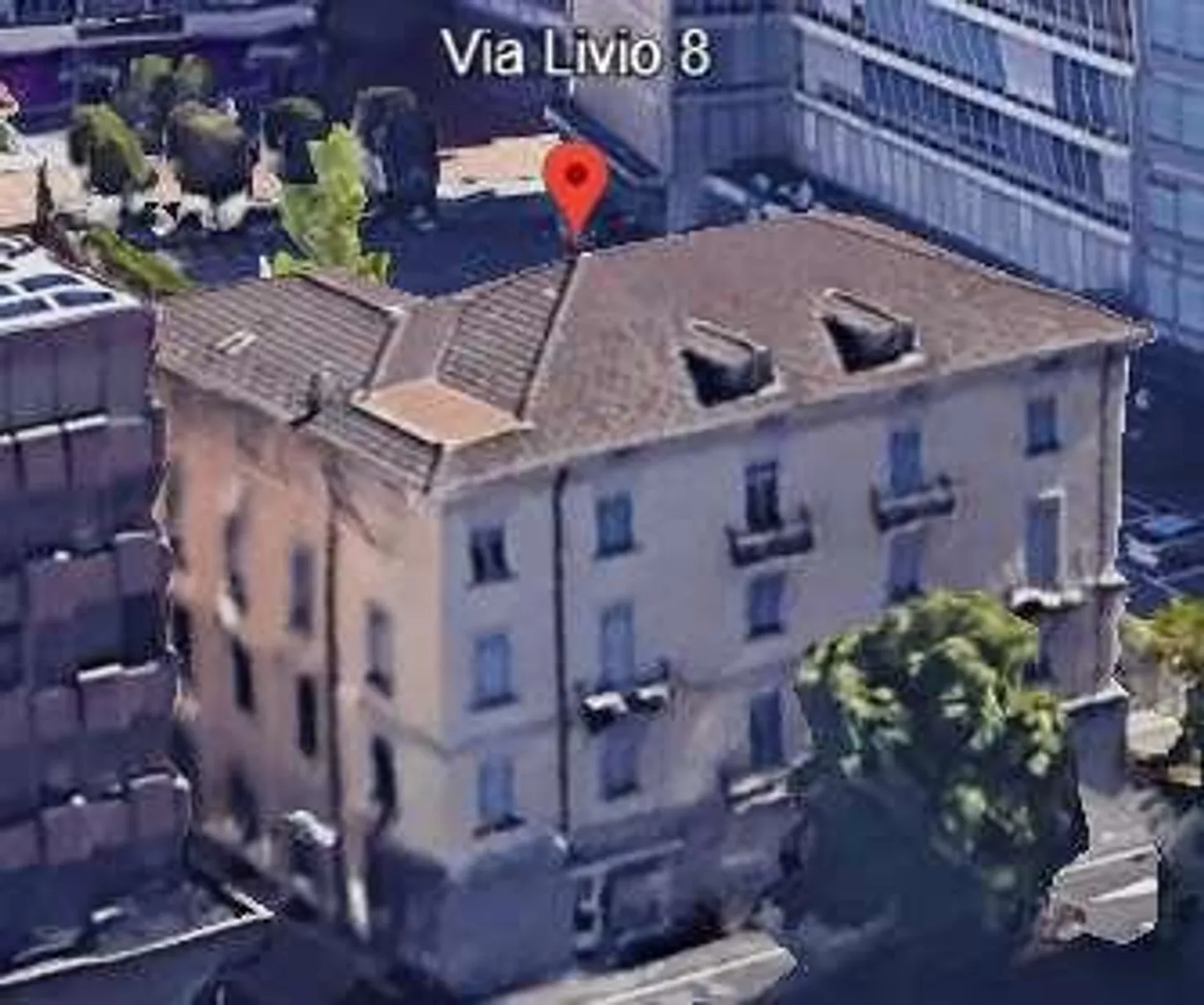 Chiasso, centrale singolare ufficio di 5,5 locali duplex - Foto 2 di 3