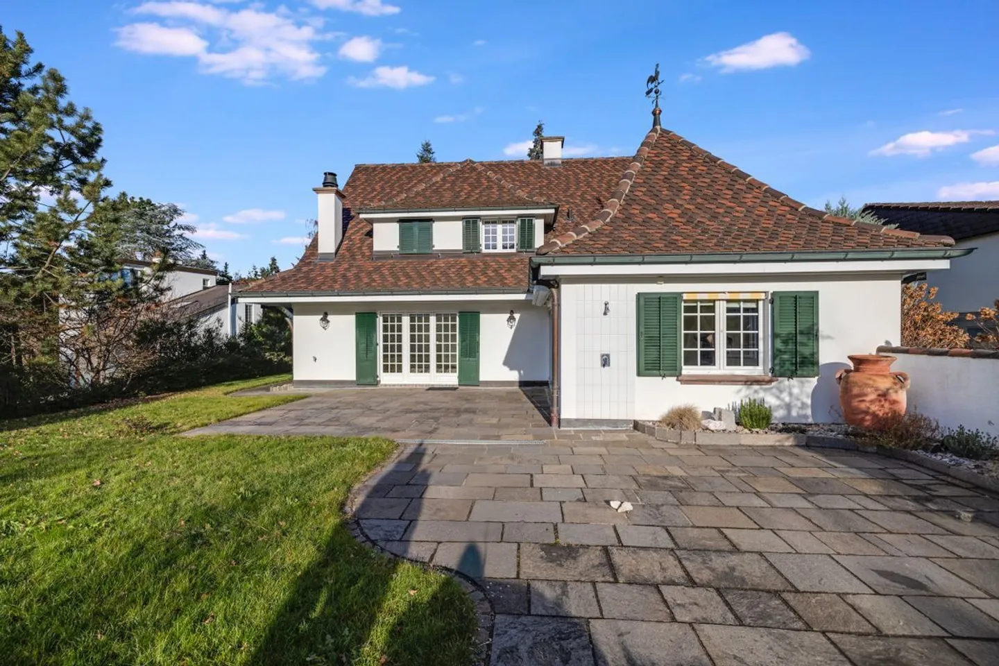 Villa elegante a Hofstetten-Flüh - Foto 2 di 6