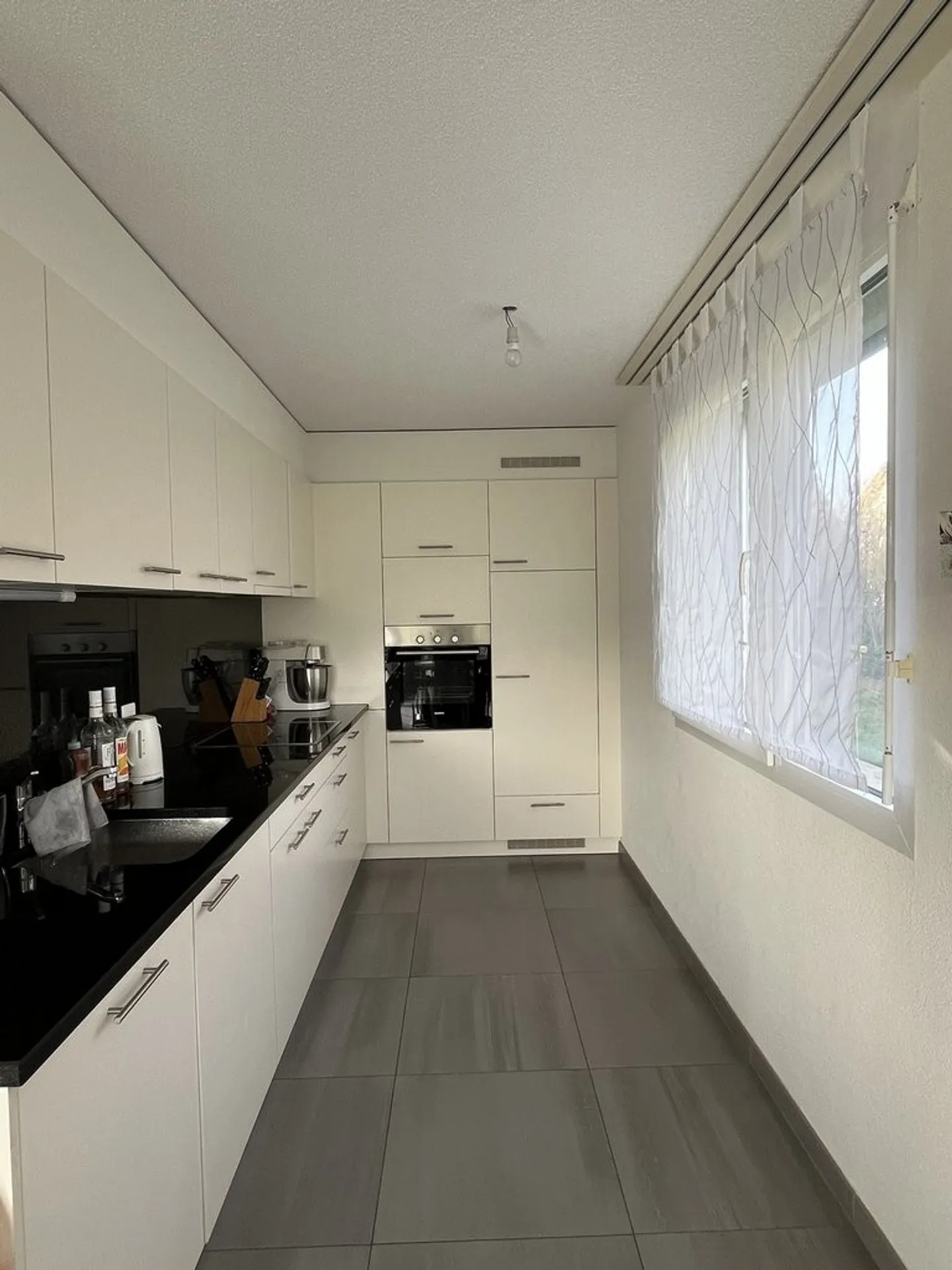 3.5 Room Apartment - Photo 2 of 7