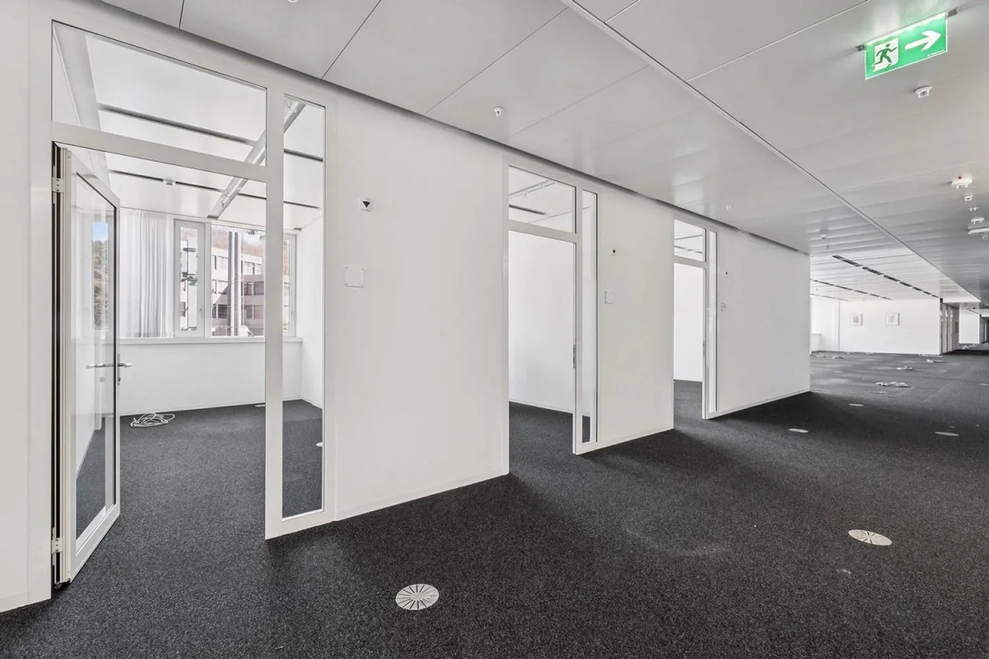 Bureau Open Space - Flexible et adaptable, parfait pour votre entreprise ! - Photo 6 sur 11