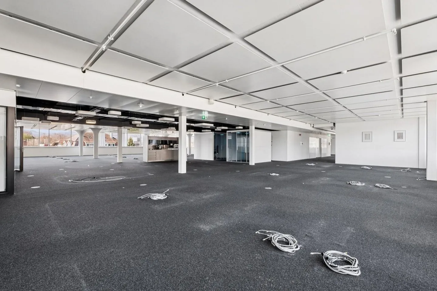 Bureau Open Space - Flexible et adaptable, parfait pour votre entreprise ! - Photo 3 sur 11