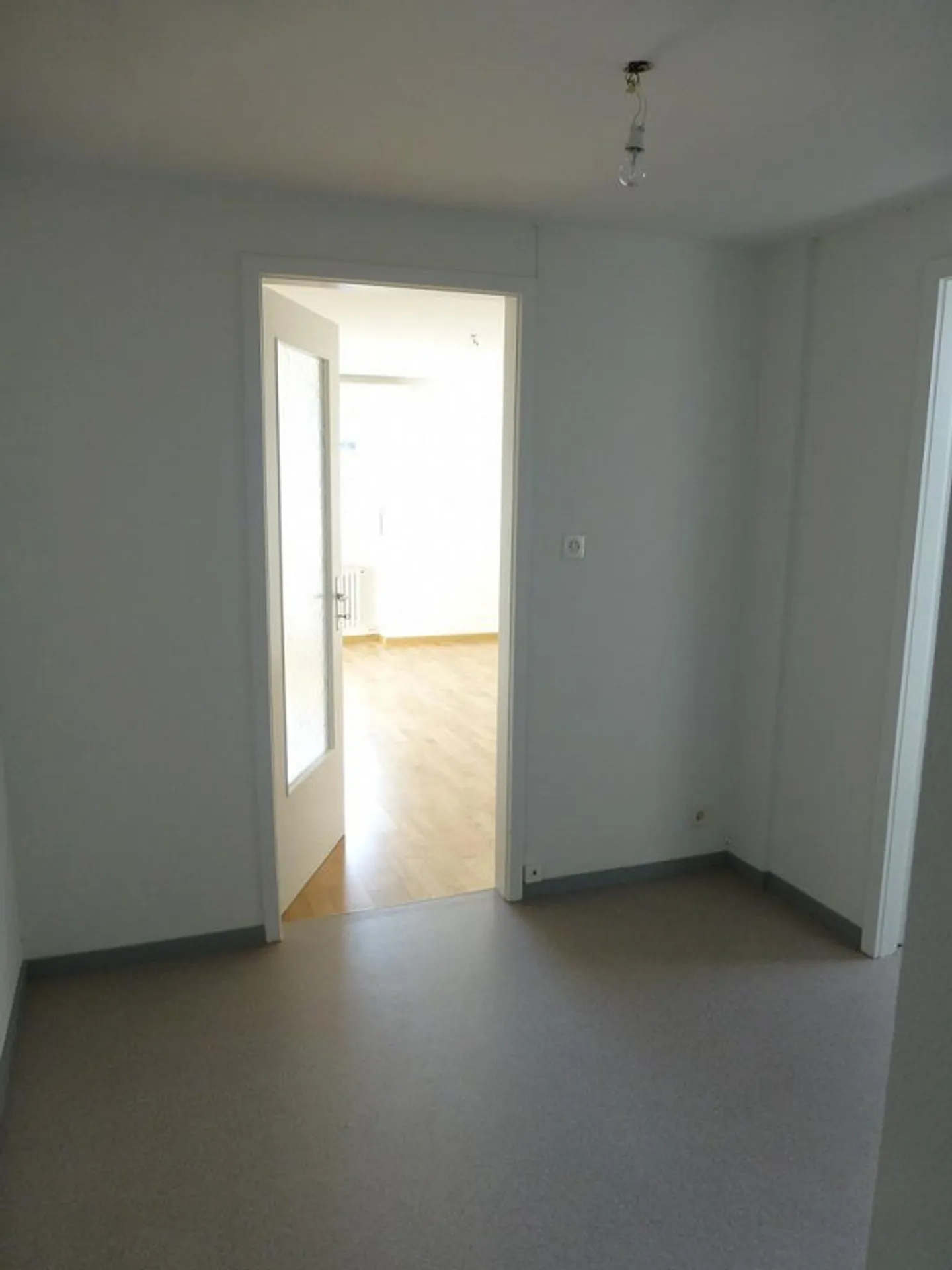 Charmantes Studio nahe Bahnhof Frenkendorf - Foto 8 von 8