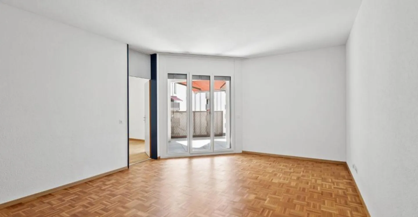 Spacious apartment - Photo 2 of 9