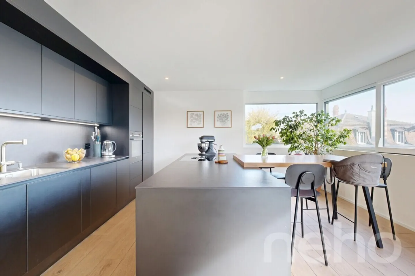 Wunderschöne moderne 4,5-Zimmer-Wohnung mit Terrasse, Aussicht und Garage! - Foto 5 von 12