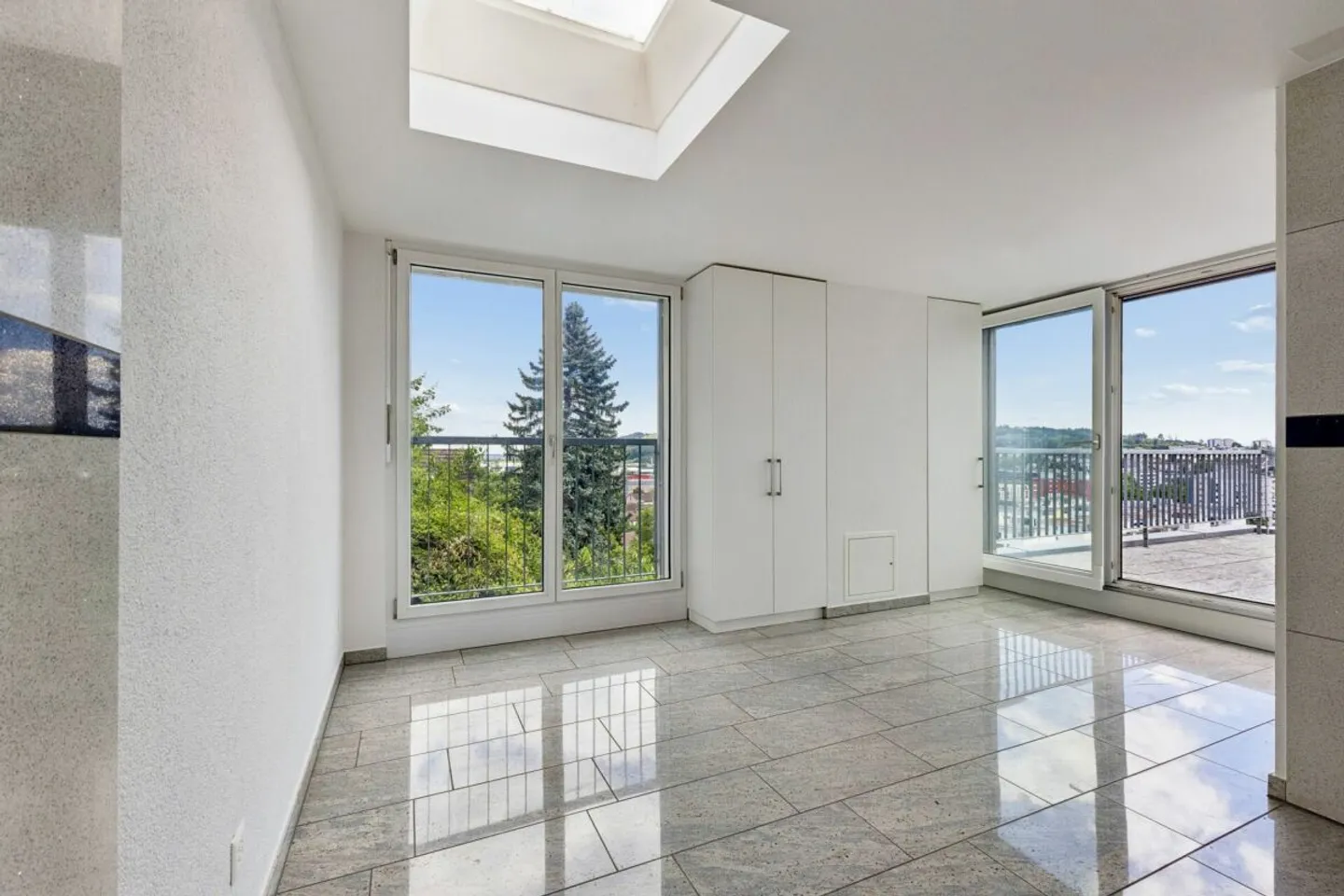 Modern Corner House with Terrace - Photo 9 of 13