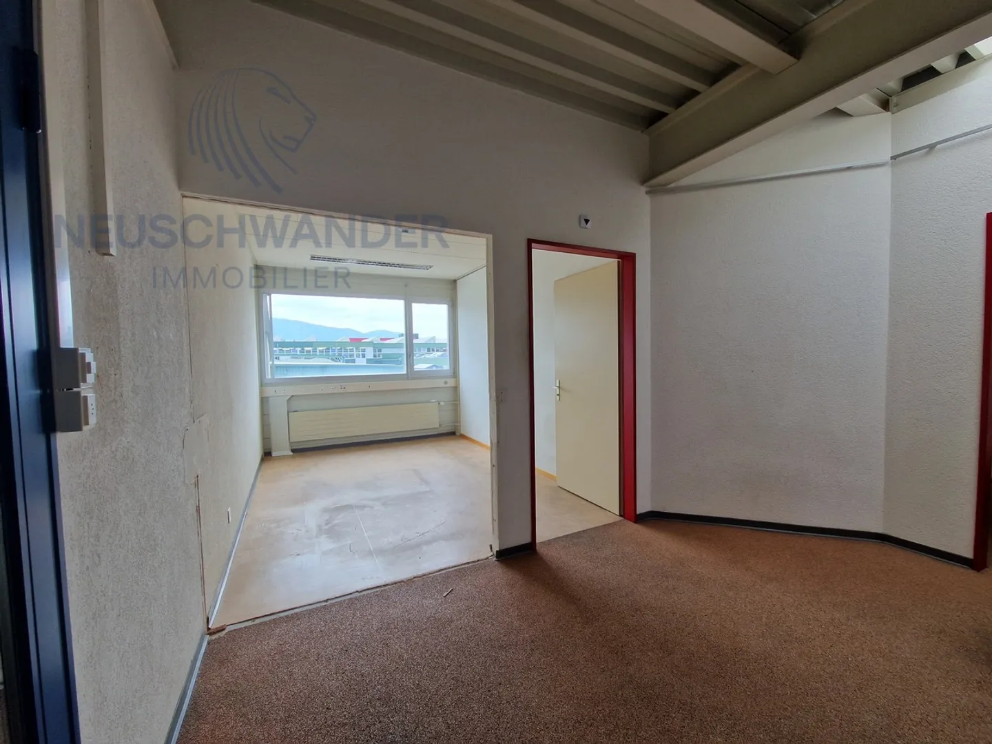 Gewerbliche Räumlichkeiten mit 7 Zimmern auf 180 m² - Foto 7 von 8