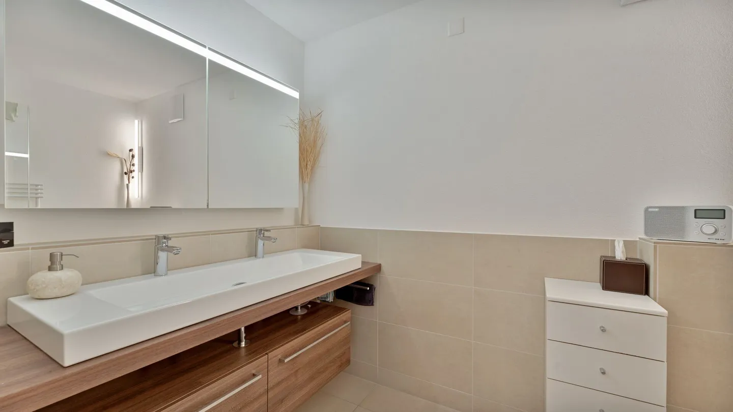 Panorama et vue sur le lac de rêve avec jardin privé! - Photo 11 sur 15