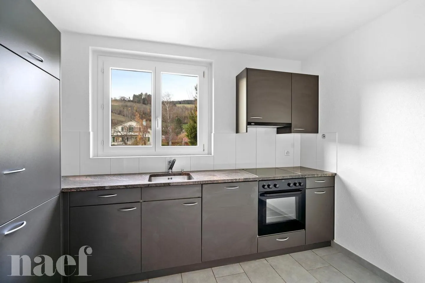 Bel appartamento situato in una zona tranquilla e verde. - Foto 2 di 10