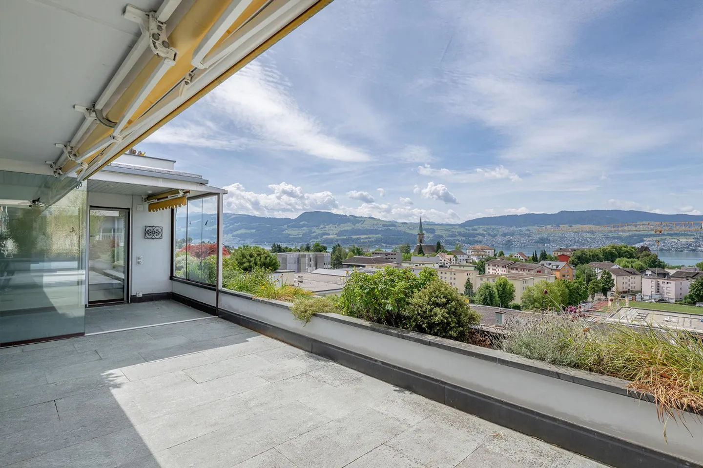 Living with unobstructed lake view - Photo 1 of 8