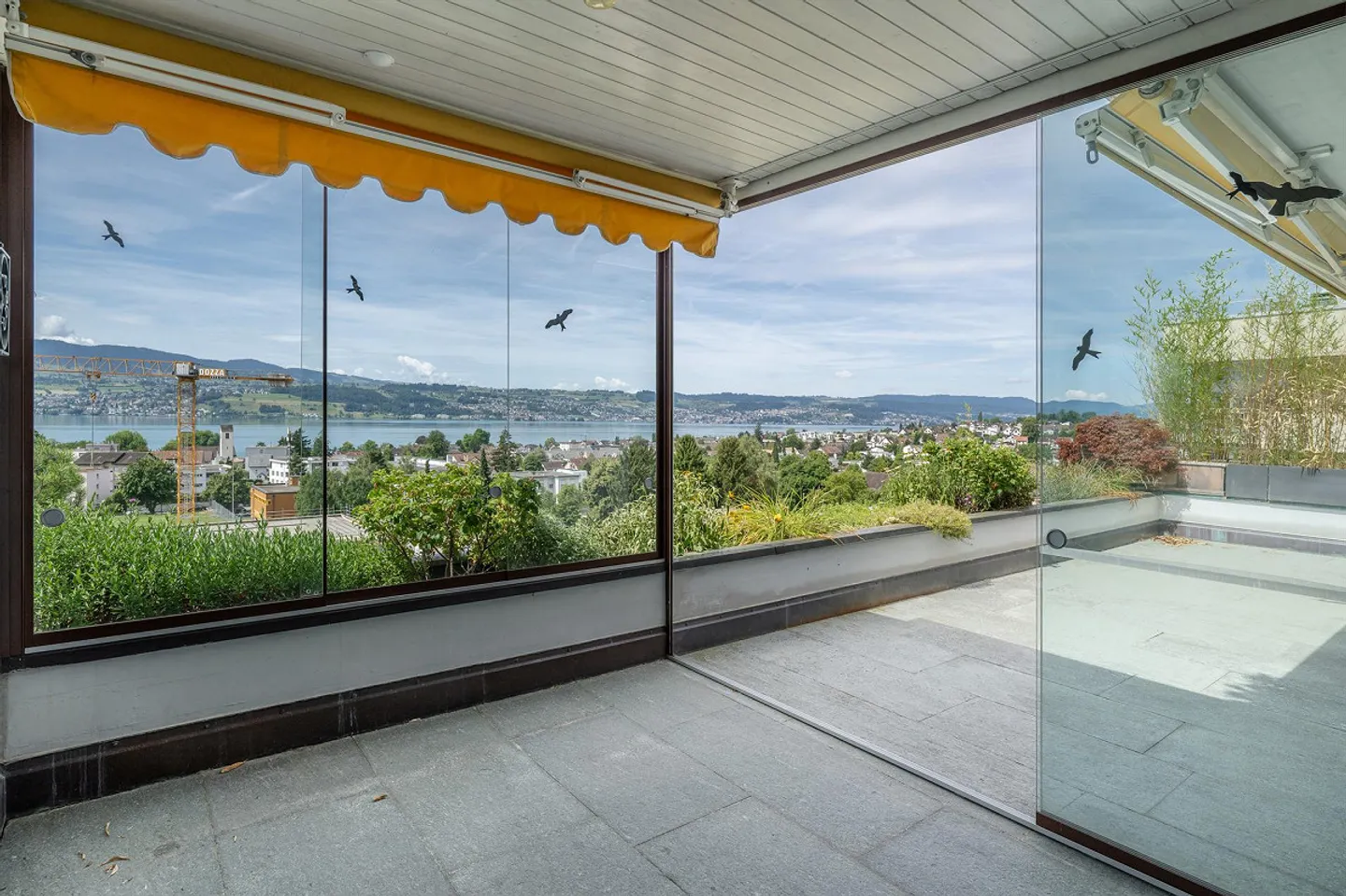 Living with unobstructed lake view - Photo 2 of 8