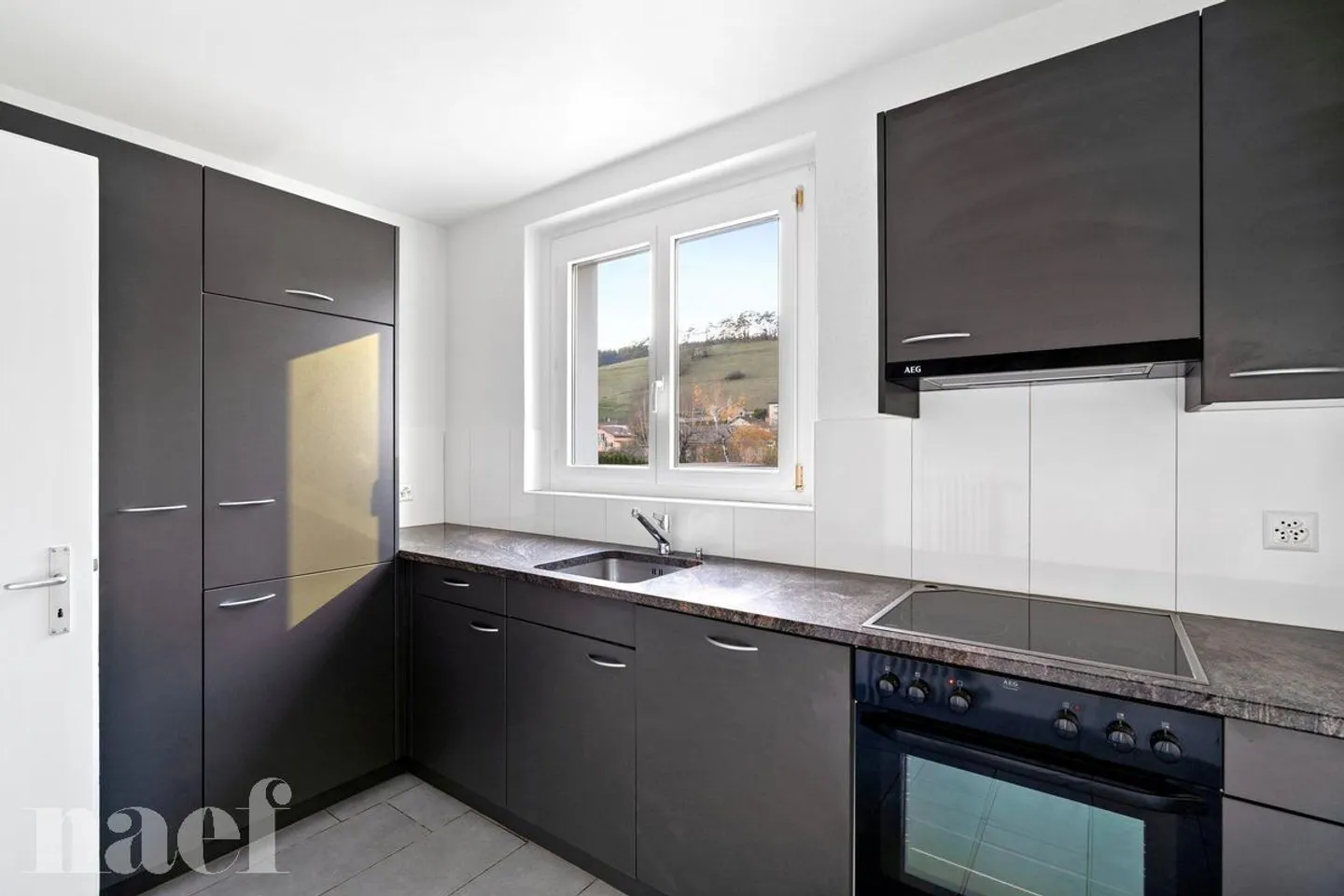 Bel appartamento situato in una zona tranquilla e verde. - Foto 4 di 10