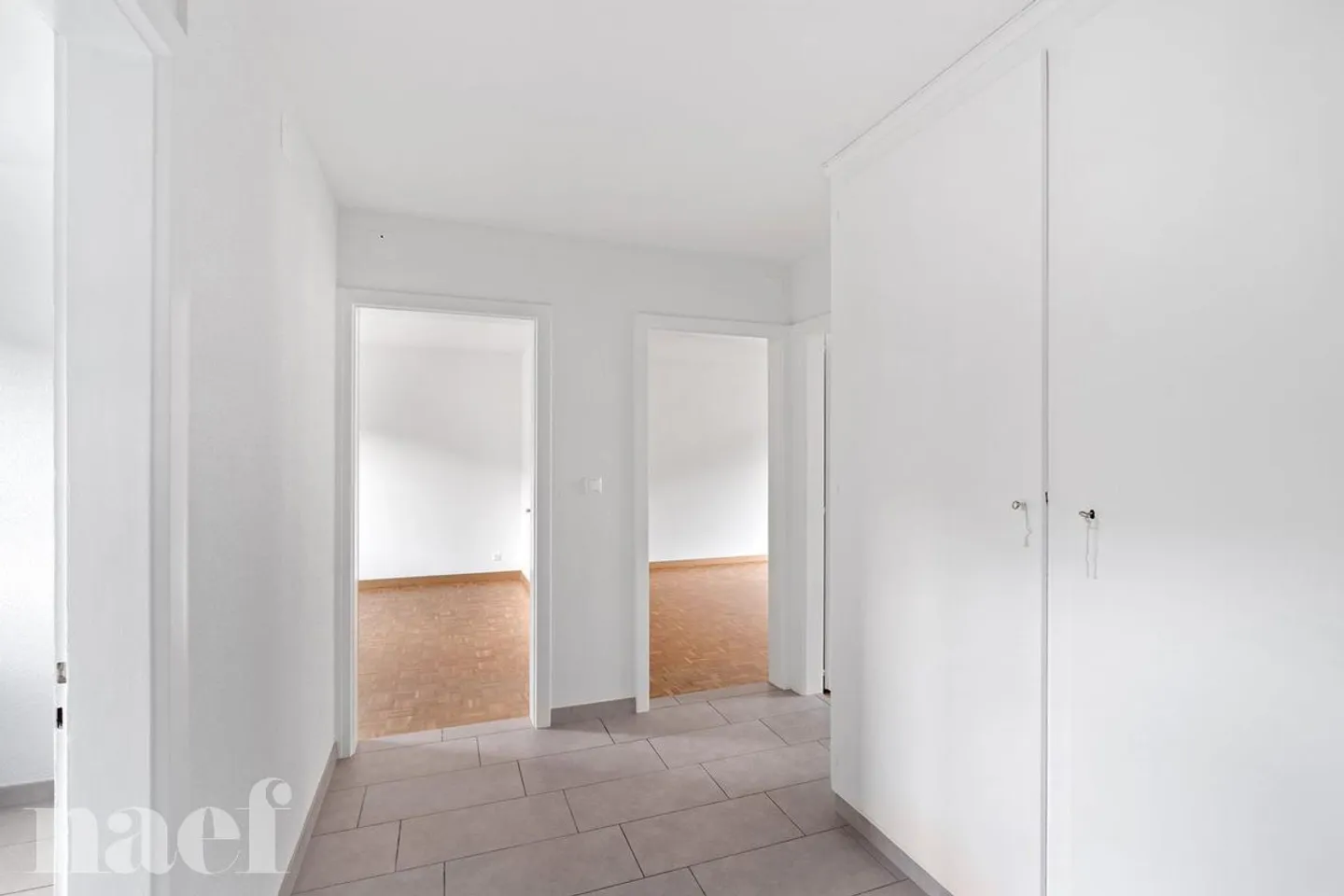 Bel appartamento situato in una zona tranquilla e verde. - Foto 5 di 10