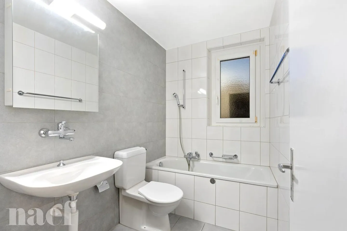 Bel appartamento situato in una zona tranquilla e verde. - Foto 6 di 10