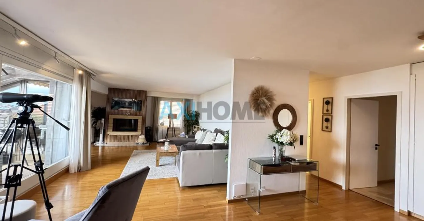Un indirizzo privilegiato a Montreux! 4,5 locali con vista lago e balcone - Foto 2 di 10