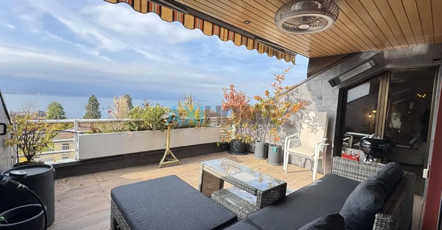 Un indirizzo privilegiato a Montreux! 4,5 locali con vista lago e balcone - Foto 1 di 10