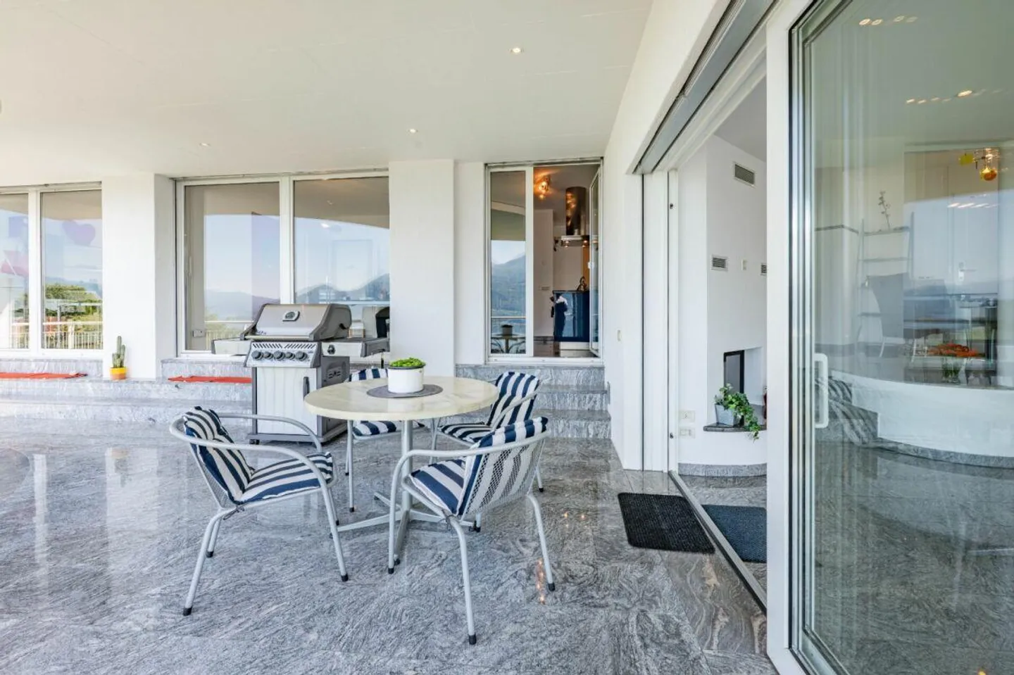 Elegante Wohnung mit Seeblick - Foto 5 von 18