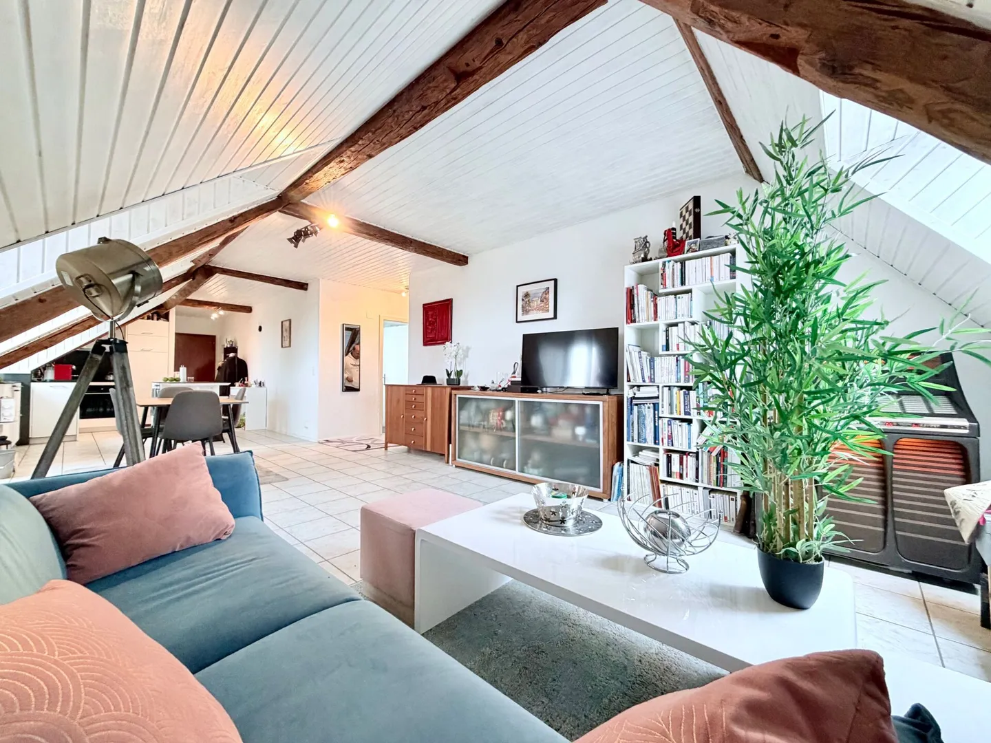 Geräumige 3,5-Zimmer-Wohnung, 2025 renoviert in einer 7-Einheiten-Immobilie - Foto 1 von 2