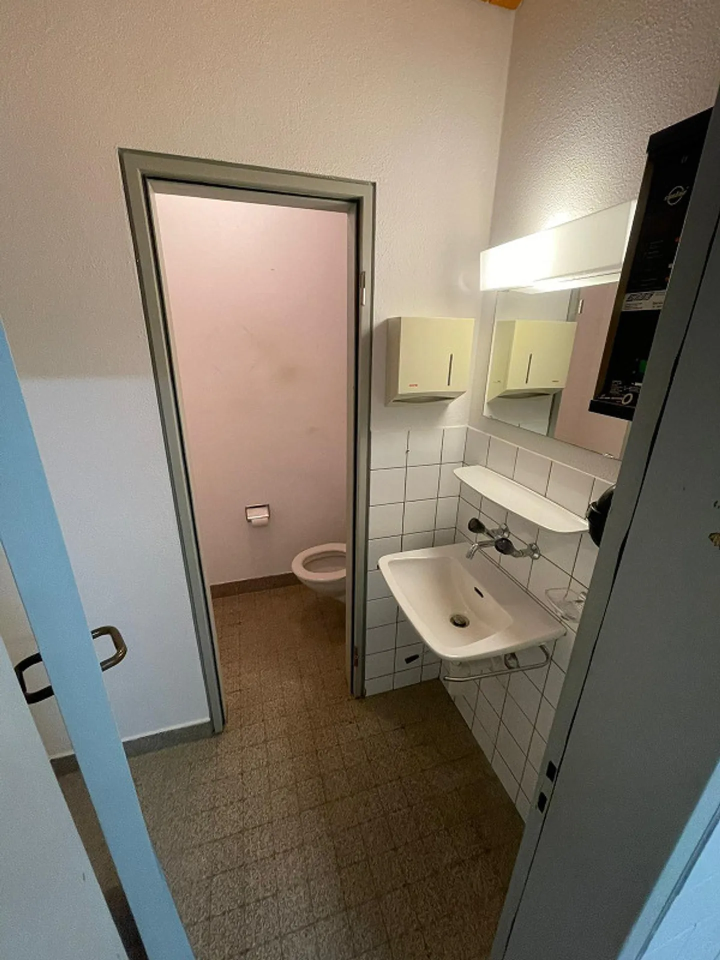 Vielseitiger Verkaufsraum - Foto 8 von 9