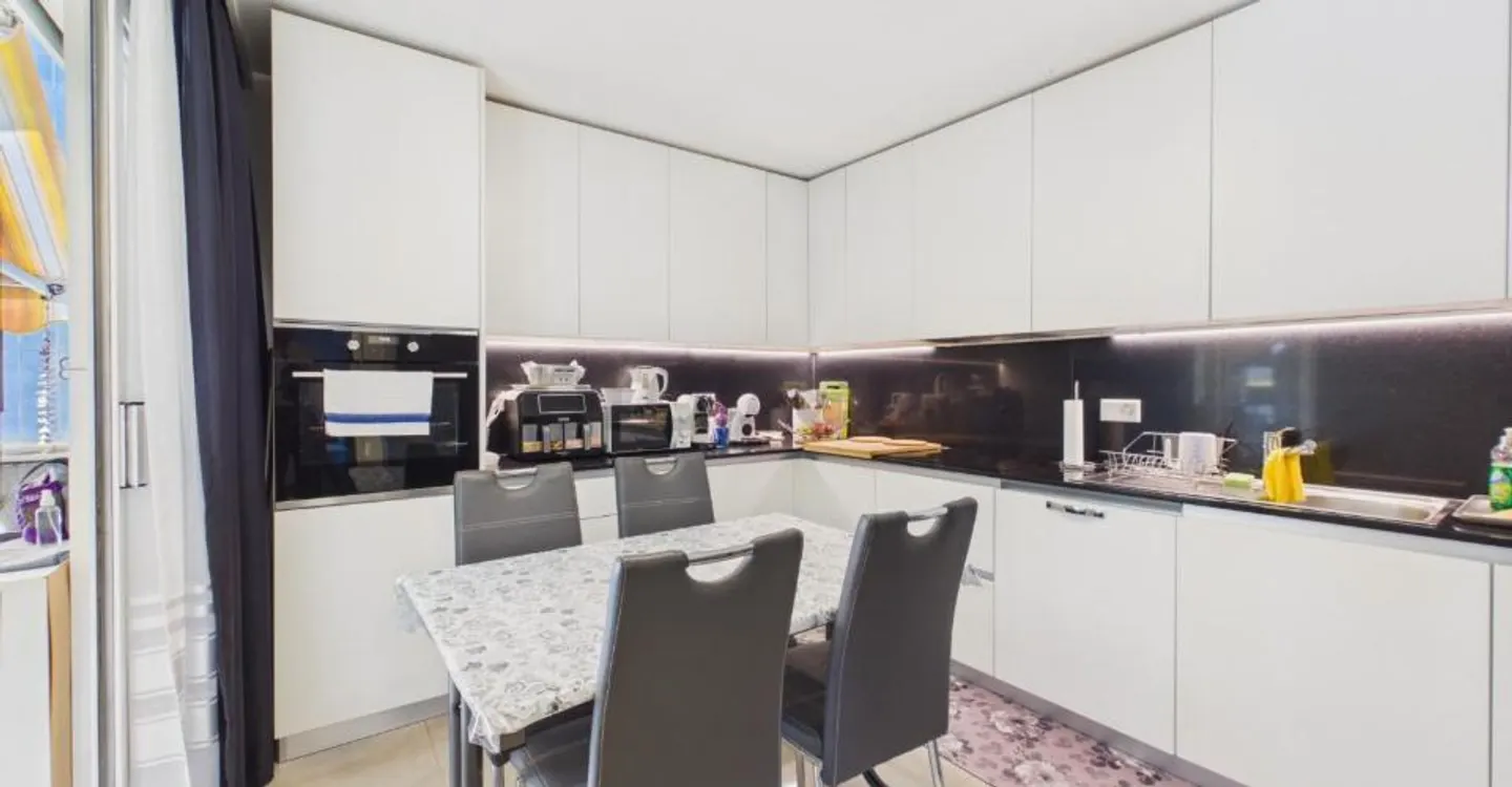 Elegant 4.5 rooms in Gordola – high standard in a serviced neighborhood - Photo 4 of 13