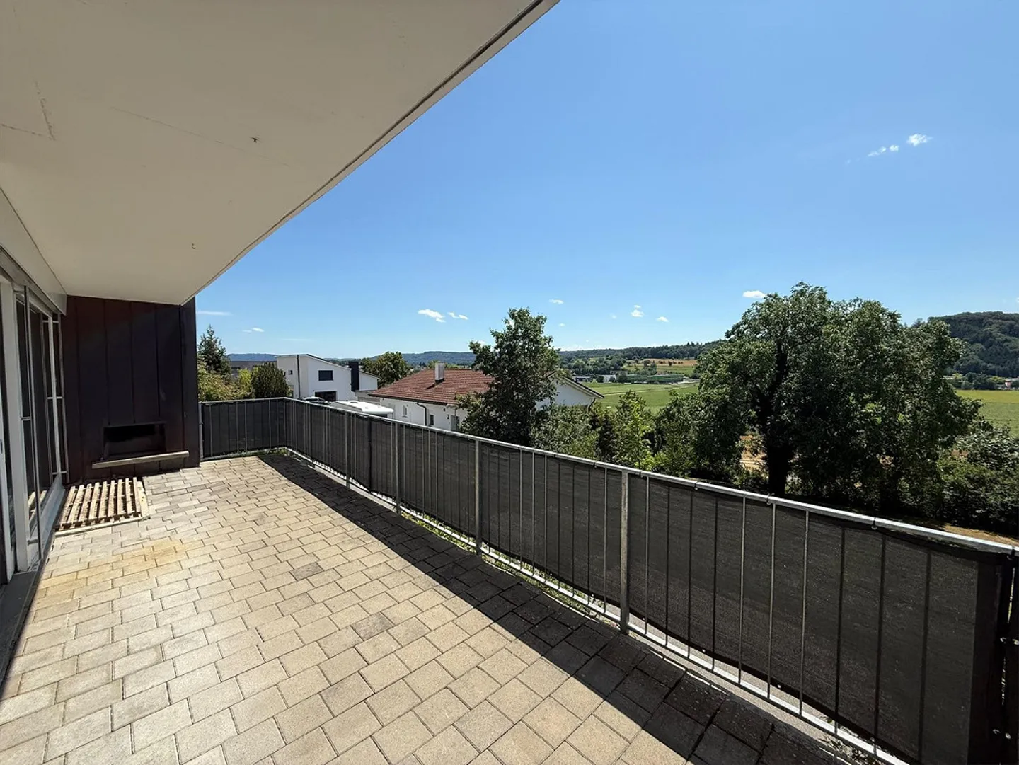 Casa unifamiliare di 5,5 stanze con grande terrazza solare e potenziale - Foto 3 di 6
