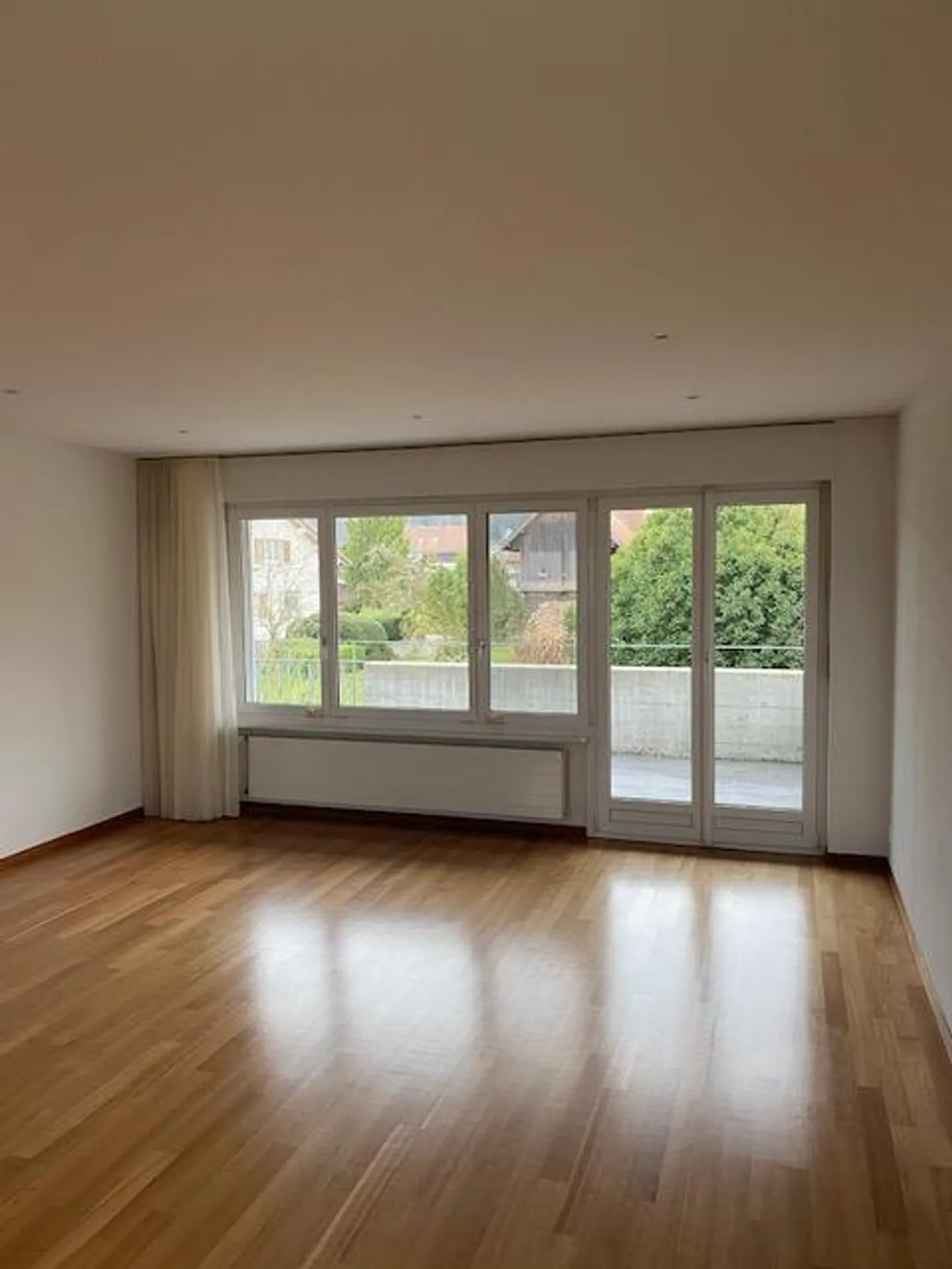 Modern apartment in a quiet residential area - Photo 6 of 19