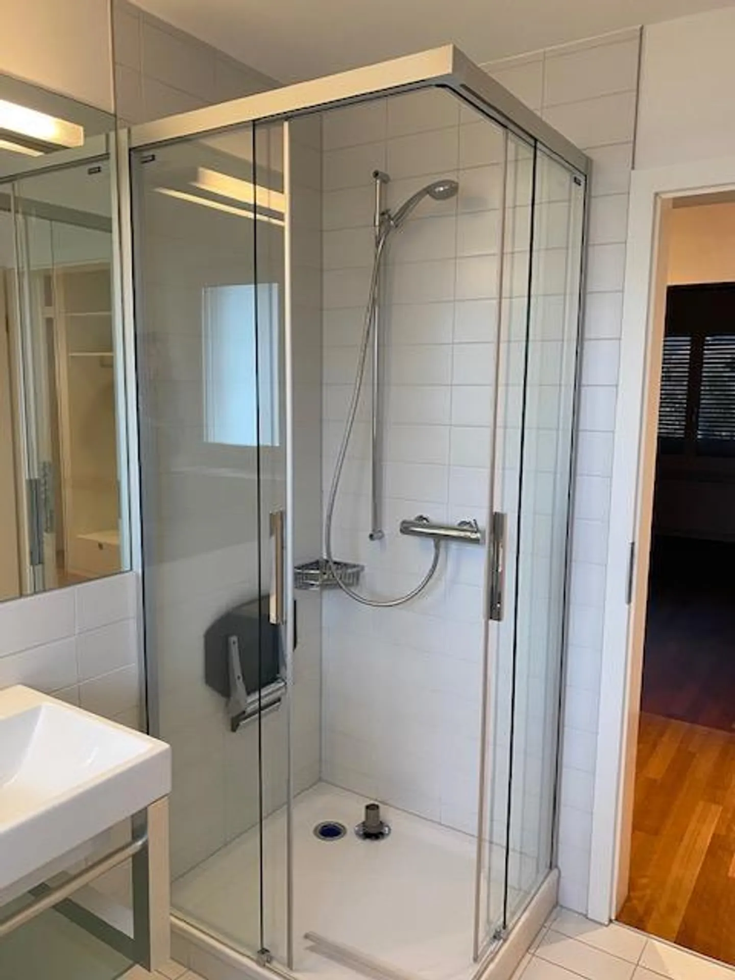 Modern apartment in a quiet residential area - Photo 7 of 19