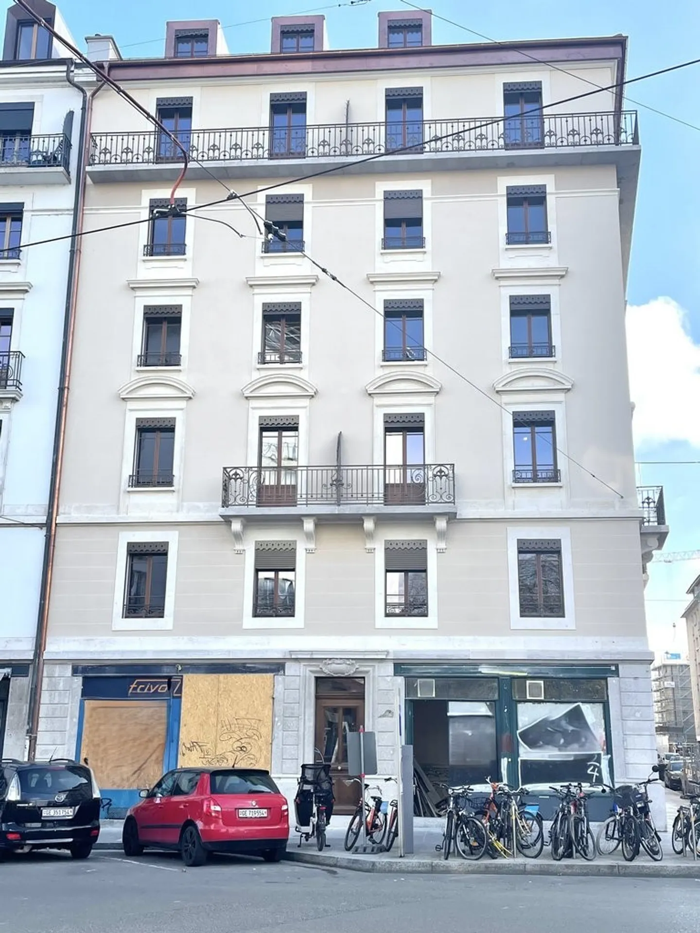 Carouge / Plainpalais - Foto 1 von 2