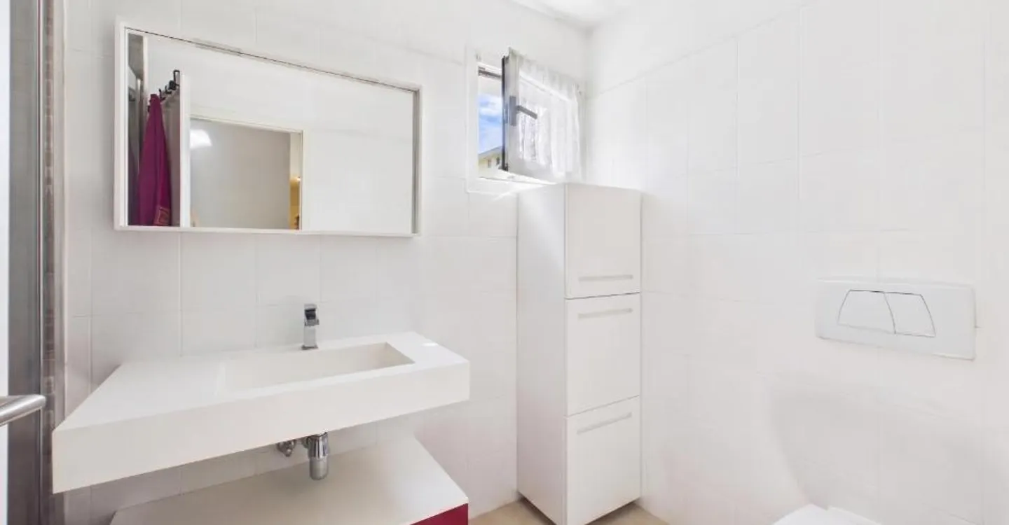 Elegant 4.5 rooms in Gordola – high standard in a serviced neighborhood - Photo 11 of 13