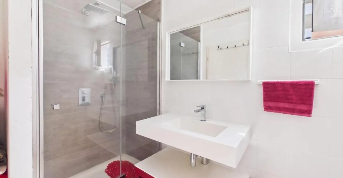 Elegant 4.5 rooms in Gordola – high standard in a serviced neighborhood - Photo 12 of 13