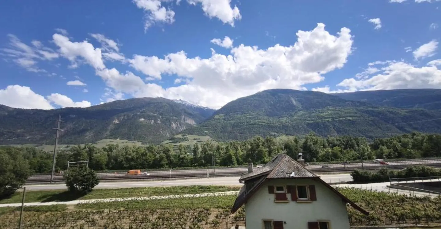 Opportunité de rénovation en Valais - Photo 3 sur 8