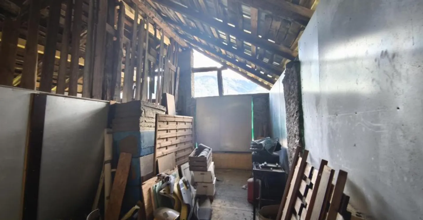 Opportunité de rénovation en Valais - Photo 4 sur 8
