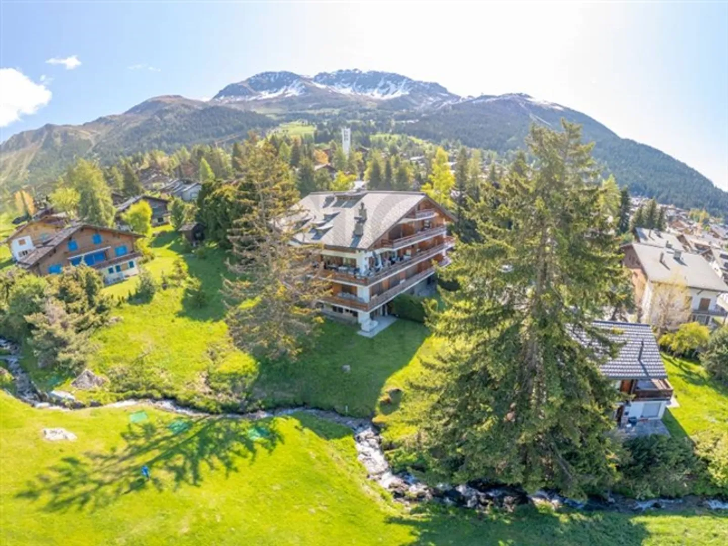 Ideale posizione, a pochi passi dalla seggiovia Moulins - Foto 1 di 12