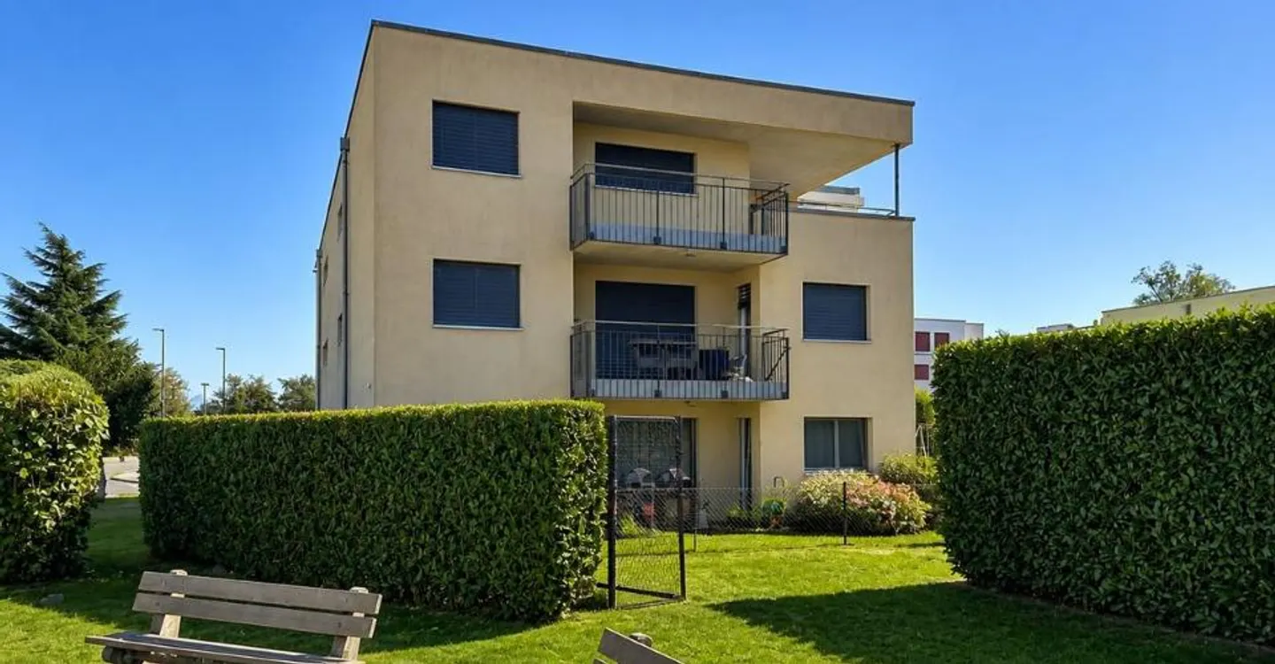 Renovierte Dachgeschosswohnung mit Seeblick - Foto 2 von 13