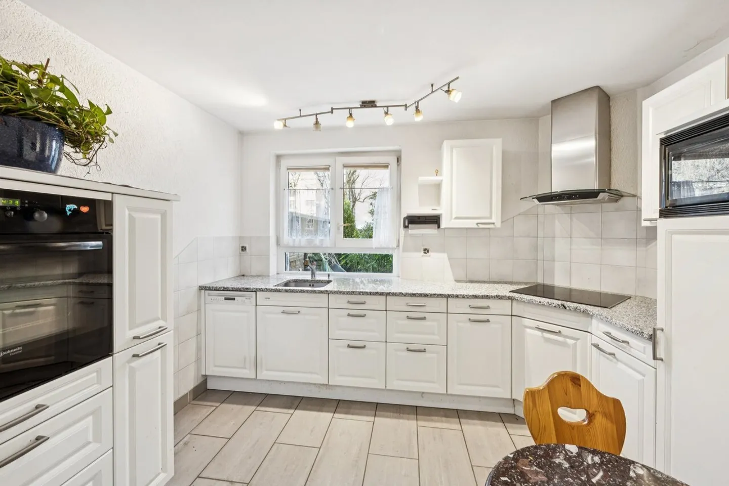 Maison jumelée charmante située au centre - Photo 3 sur 5