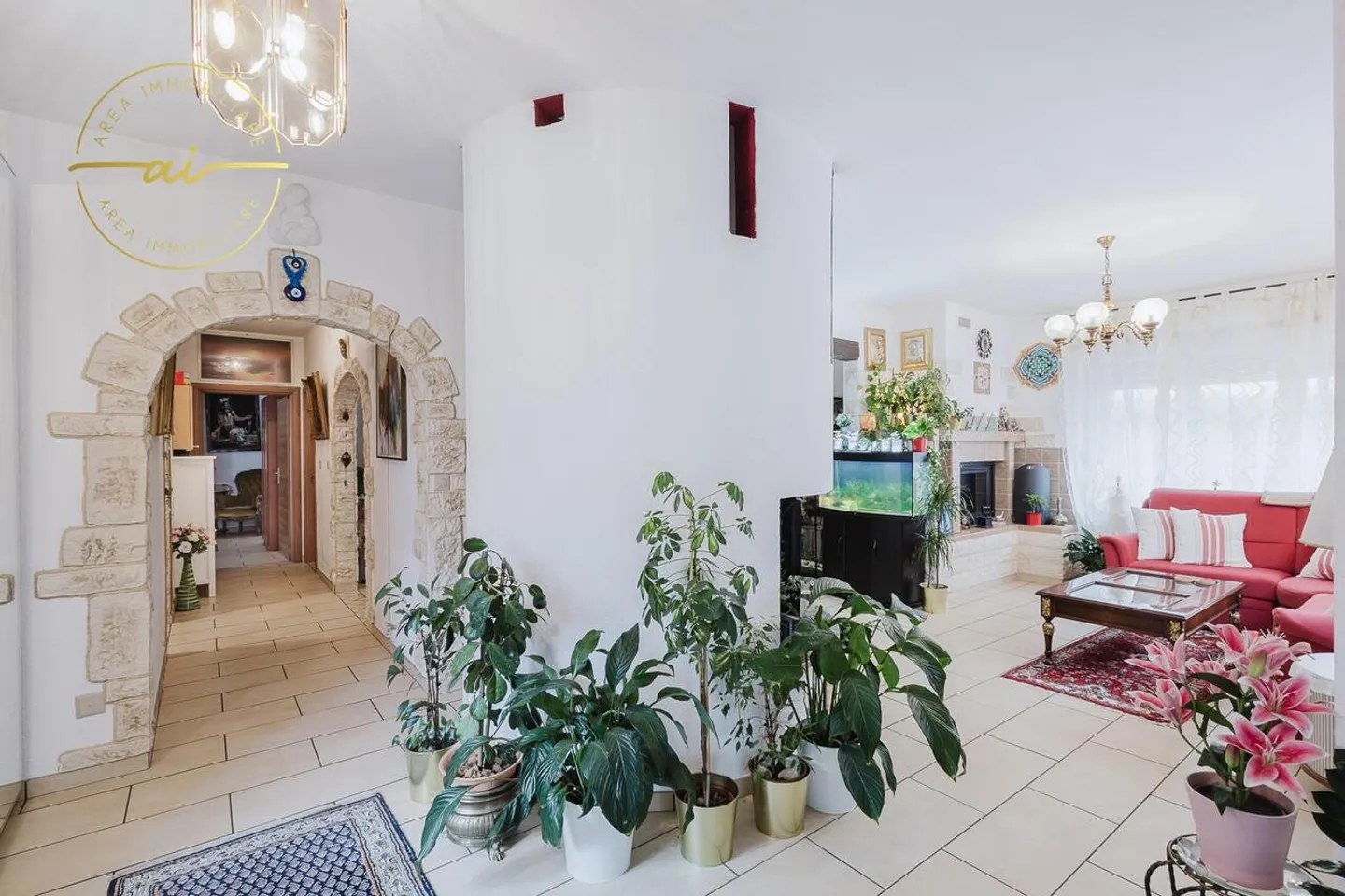 MAISON INDIVIDUELLE AVEC JARDIN ET PISCINE - Photo 5 sur 13