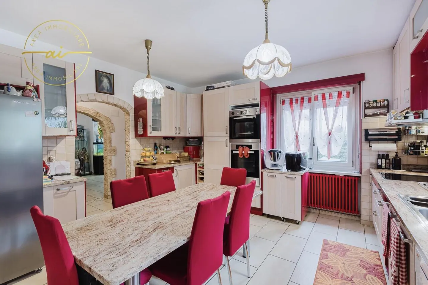 MAISON INDIVIDUELLE AVEC JARDIN ET PISCINE - Photo 8 sur 13