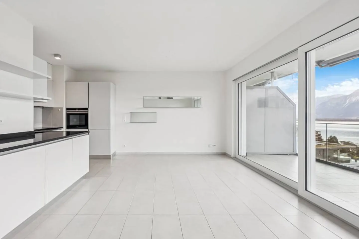 2-Zimmer-Wohnung mit Seeblick und ausgezeichneter Lage. - Foto 6 von 13