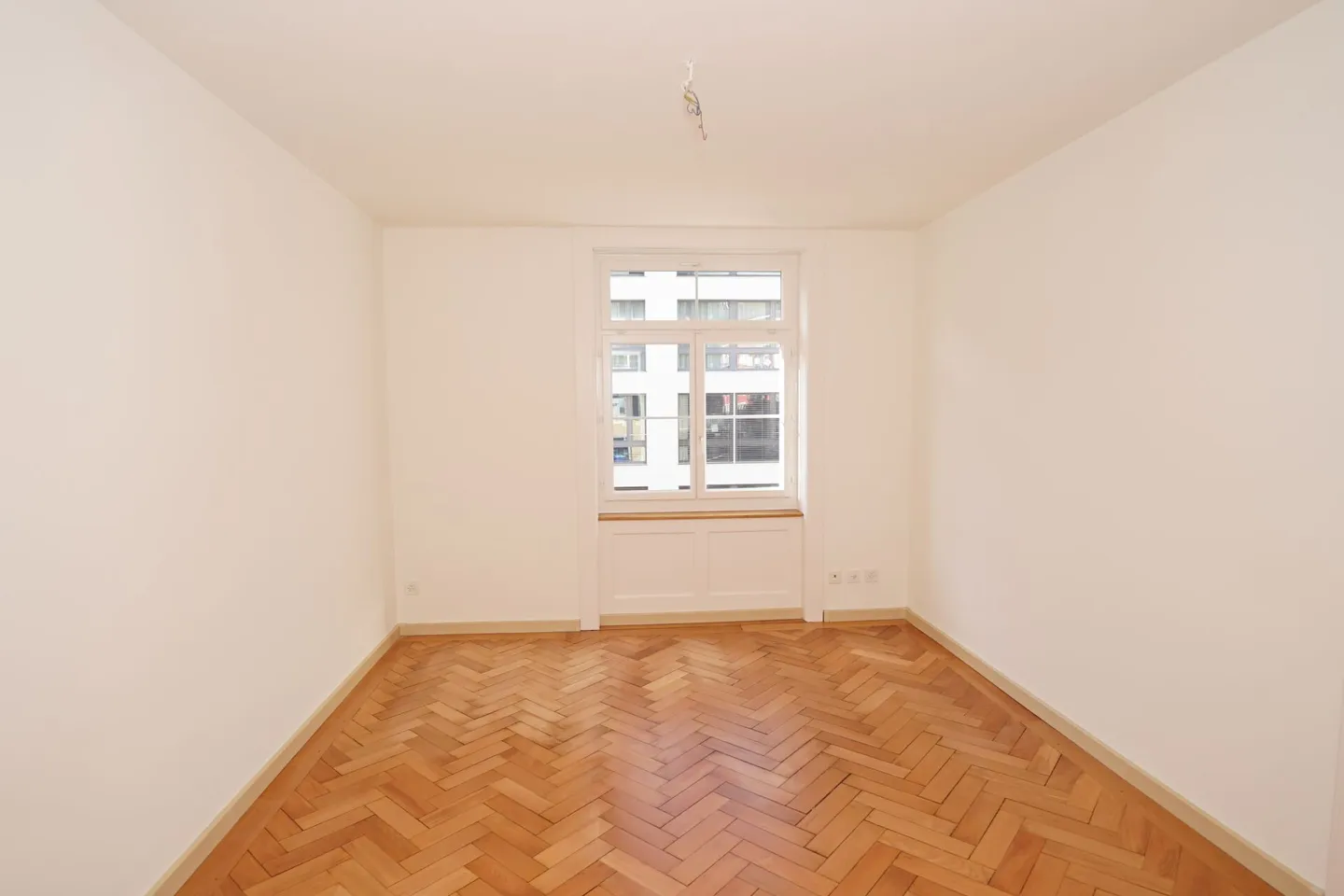 Votre nouveau chez-vous dans un emplacement attrayant Belle appartement ancien de 4.5 pièces avec balcon - Photo 5 sur 9