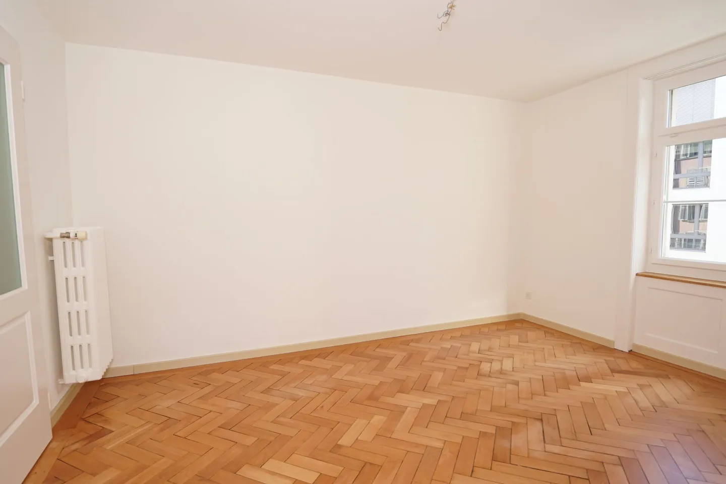 Votre nouveau chez-vous dans un emplacement attrayant Belle appartement ancien de 4.5 pièces avec balcon - Photo 6 sur 9