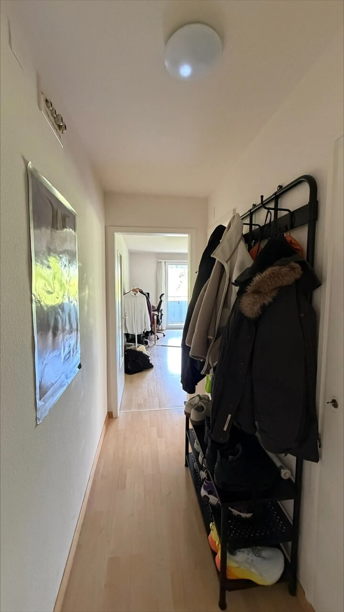 Up-To-Date Single Apartment - Photo 4 of 6