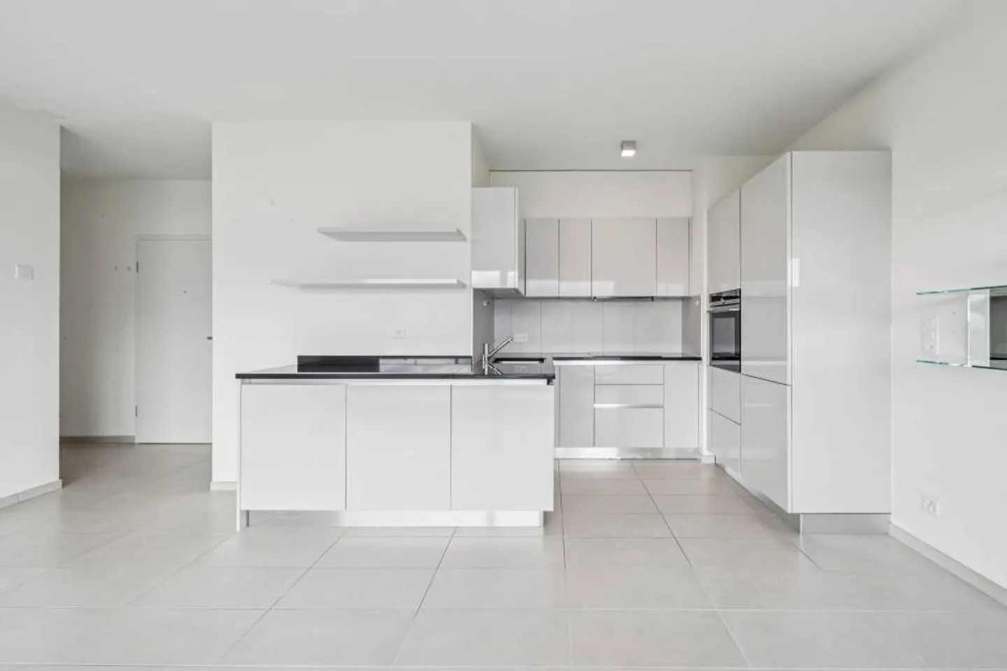 2-Zimmer-Wohnung mit Seeblick und ausgezeichneter Lage. - Foto 10 von 13