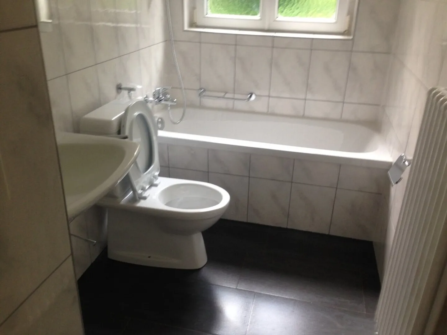 Up-To-Date Single Apartment - Photo 5 of 6