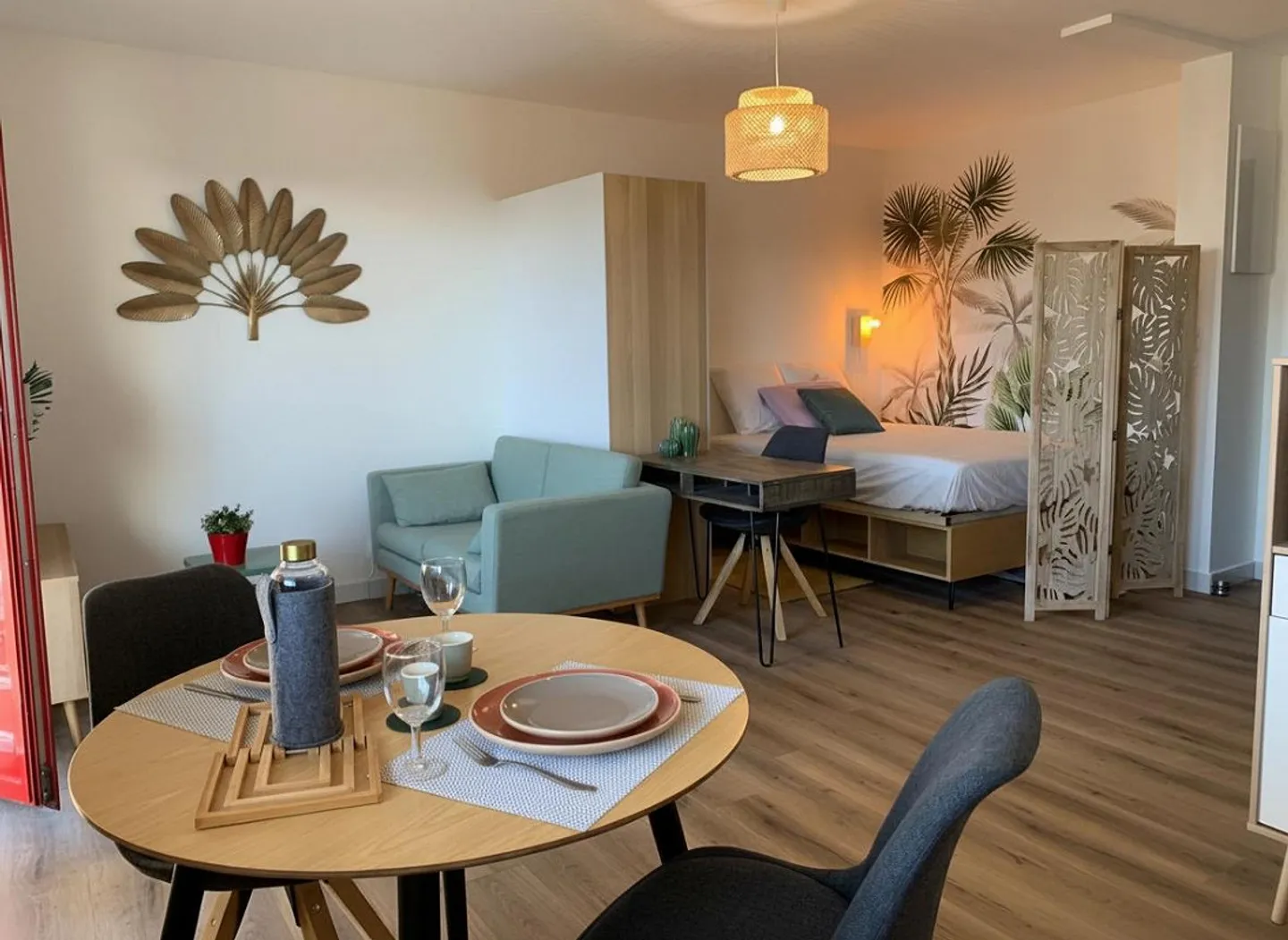 Studio lumineux avec cuisine équipée - Photo 3 sur 4