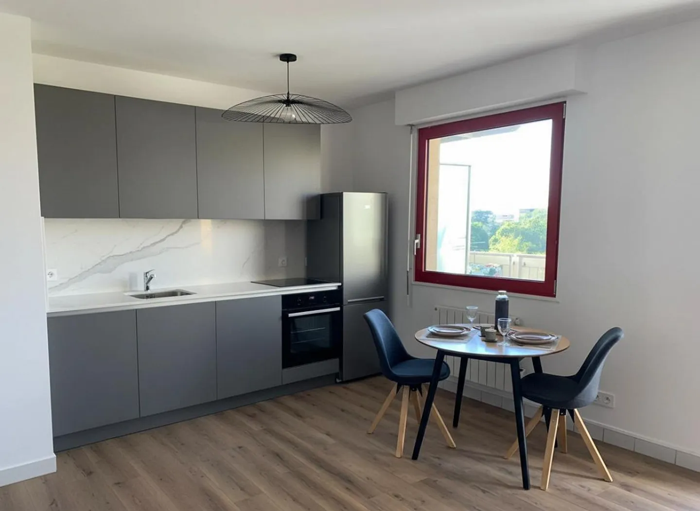 Studio lumineux avec cuisine équipée - Photo 4 sur 4