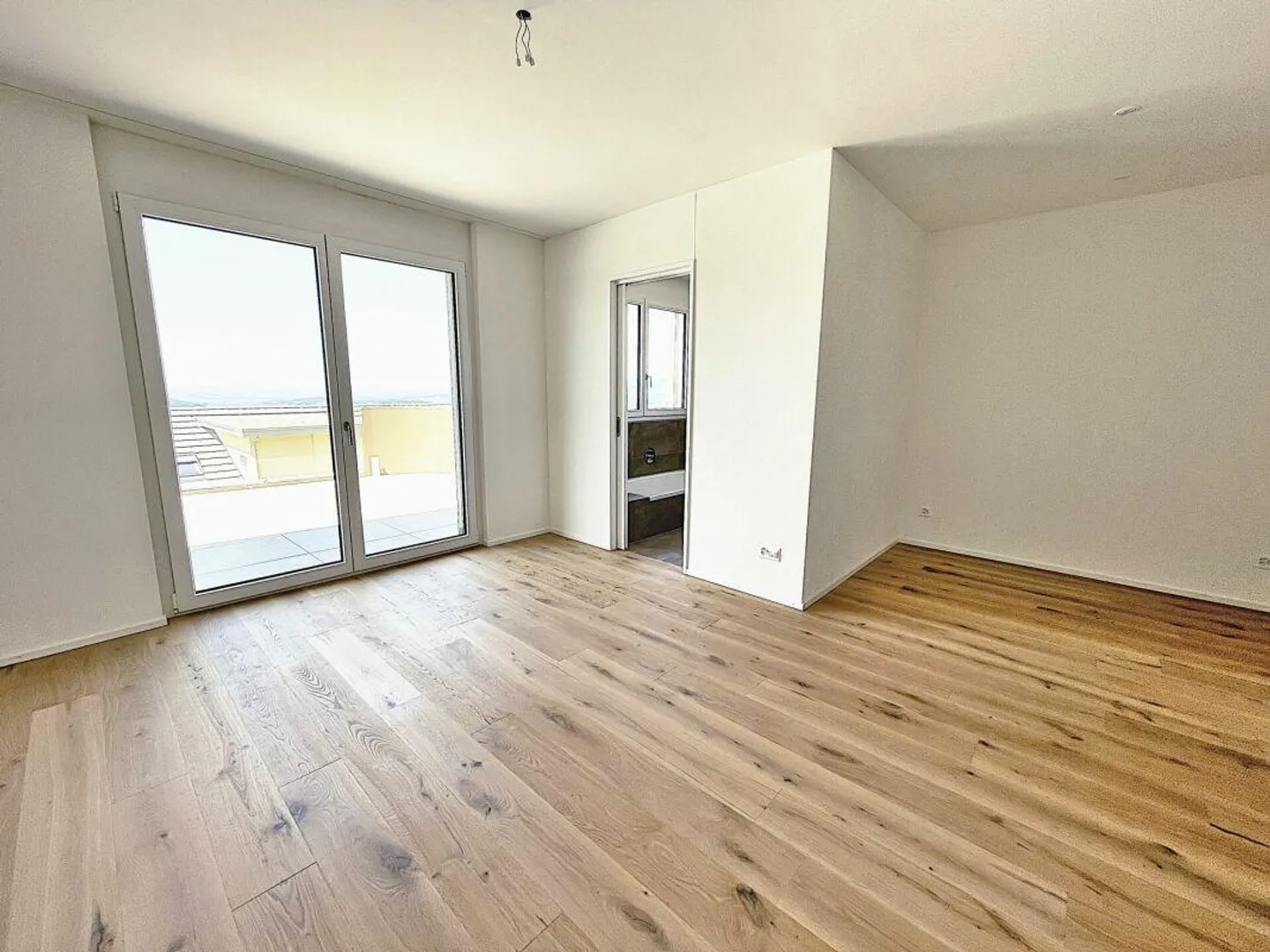 Appartement penthouse luxueux de 5,5 pièces avec vue sur le lac et les montagnes - Photo 9 sur 14