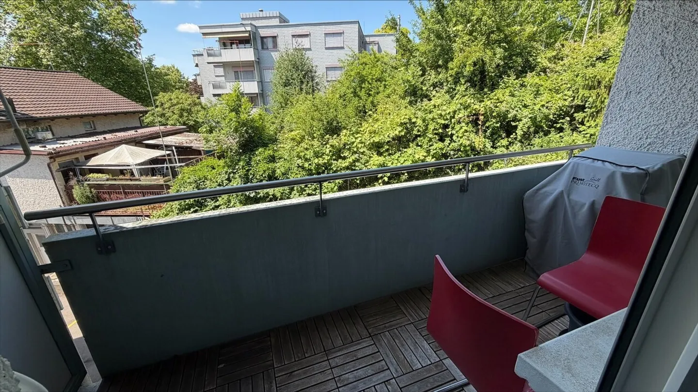 Up-To-Date Single Apartment - Photo 6 of 6
